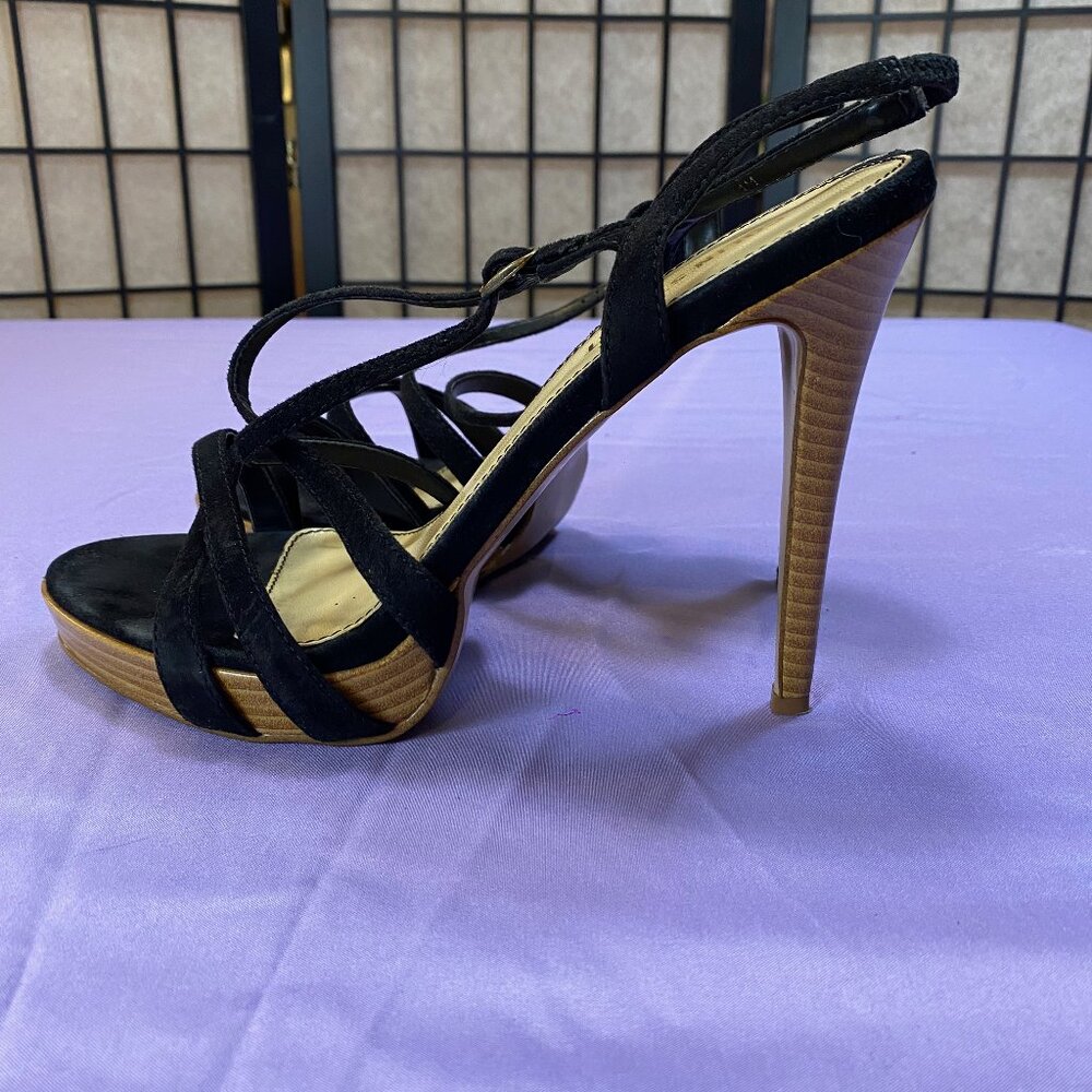 COLIN STUART black and wood stacked 4" strappy heels